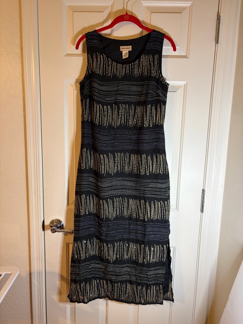 Expressions Black and White Patterned Sleeveless Midi Dress